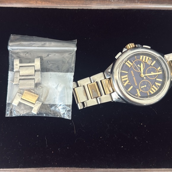Michael Kors Silver and Gold Luxury Watch main image 6